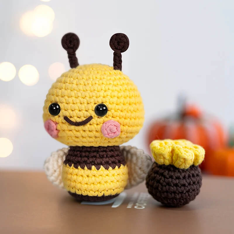 MeWaii® Crochet Original Designed Animal Crochet Kit for Beginners with Easy Peasy Yarn