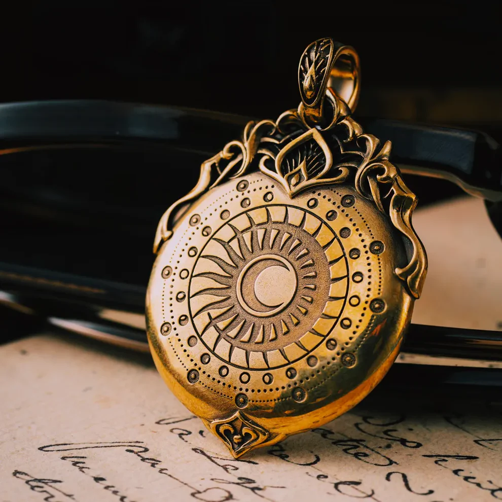 Tarot & All-Seeing Eye Wheel – Unveil the Mysteries of Fate Pendant