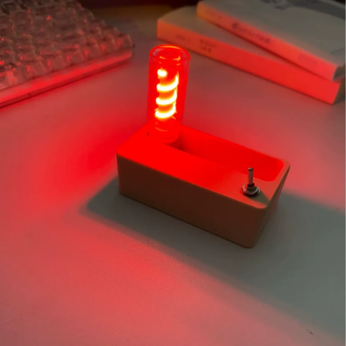 Magnetic Suction Lamp Relieve Stress Manual Mechanical Flip Flexible Light Table Night Light Ornament for Indoor Outdoor