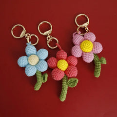 Mewaii® Finished Crochet Flower Keychain