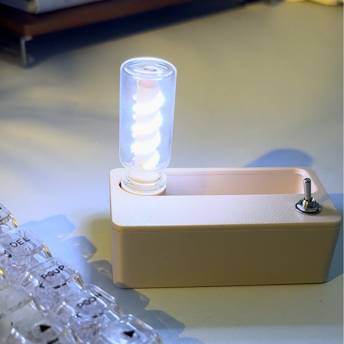 Magnetic Suction Lamp Relieve Stress Manual Mechanical Flip Flexible Light Table Night Light Ornament for Indoor Outdoor